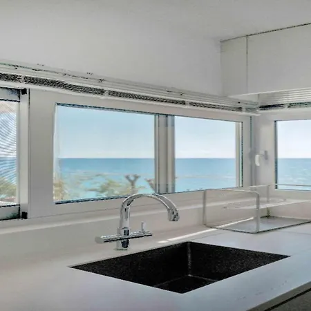 Phaedrus Living: Beach Front Flat Kyma Limassol Exterior photo